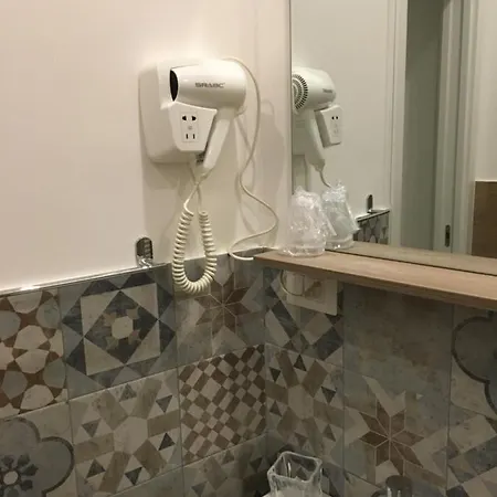 Largo Otranto - Penzion Brindisi